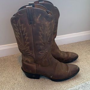 Ariat Heritage R Toe Western Boot women’s size Wide 9C